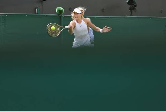 Wimbledon Tag Acht 10. Juli 2023, Wimbledon Wimbledon Tennis Championships Tag Acht Mirra Andreeva in Aktion während ihres Achtelfinalspiels im Dameneinzel gegen Madison Keys USA Foto Charlotte Wilson Abseits Wimbledon UK  Copyright: xCharlottexWilsonx xOffsidexOffside