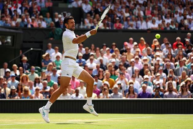 Mandatory Credit: Photo by Ella Ling Shutterstock (14003751af) Novak Djokovic in action against Hubert Hurkacz Wimbledon Tennis Championships, Day 8, The All England Lawn Tennis and Croquet Club, London, UK - 10 Jul 2023 Wimbledon Tennis Championships, Day 8, The All England Lawn Tennis and Croquet Club, London, UK - 10 Jul 2023  Copyright: xEllaxLing Shutterstockx 14003751af