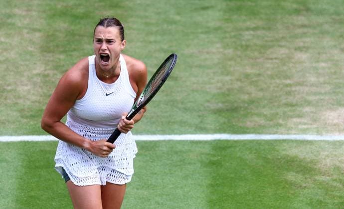 Sport Bilder des Tages Mandatory Credit: Photo by Simon Dael Shutterstock (14003752bp) Aryna Sabalenka celebrates against Ekaterina Alexandrova Wimbledon Tennis Championships, Day 8, The All England Lawn Tennis and Croquet Club, London, UK - 10 Jul 2023 Wimbledon Tennis Championships, Day 8, The All England Lawn Tennis and Croquet Club, London, UK - 10 Jul 2023  Copyright: xSimonxDael Shutterstockx 14003752bp