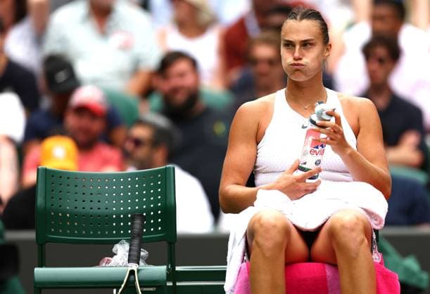Mandatory Credit: Photo by Simon Dael Shutterstock (14003752cc) Aryna Sabalenka takes a dink during their match against Ekaterina Alexandrova Wimbledon Tennis Championships, Day 8, The All England Lawn Tennis and Croquet Club, London, UK - 10 Jul 2023 Wimbledon Tennis Championships, Day 8, The All England Lawn Tennis and Croquet Club, London, UK - 10 Jul 2023  Copyright: xSimonxDael Shutterstockx 14003752cc