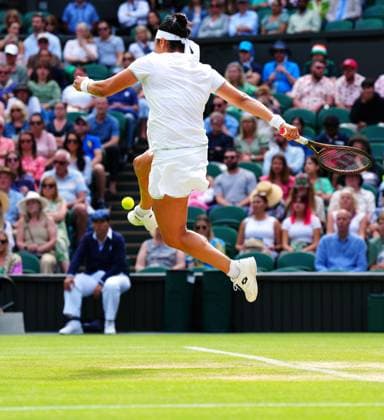 Mandatory Credit: Photo by Javier Garcia Shutterstock (14003748gy) Ons Jabeur during her fourth round match Wimbledon Tennis Championships, Day 8, The All England Lawn Tennis and Croquet Club, London, UK - 10 Jul 2023 Wimbledon Tennis Championships, Day 8, The All England Lawn Tennis and Croquet Club, London, UK - 10 Jul 2023  Copyright: xJavierxGarcia Shutterstockx 14003748gy