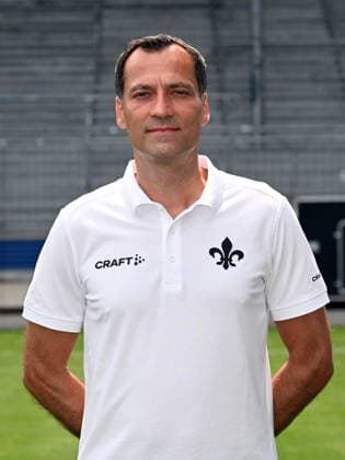 10 07 2023, xjhx, football 1 Bundesliga, SV Darmstadt 98 photo appointment season 2023 24 1 BL porträttermin 2023 2024 emspor, v l Co coach Kai Peter Schmitz SV Darmstadt 98 1 BL, porträttermin 2023 2024 DFL DFB REGULATES PROHIBIT ANY USE OF PHOTOGRAPHS as IMAGE SEQUENCES and or QUASI VIDEO Darmstadt