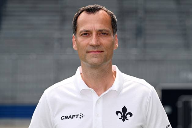 10 07 2023, xjhx, football 1 Bundesliga, SV Darmstadt 98 photo appointment season 2023 24 1 BL porträttermin 2023 2024 emspor, v l Co coach Kai Peter Schmitz SV Darmstadt 98 1 BL, porträttermin 2023 2024 DFL DFB REGULATES PROHIBIT ANY USE OF PHOTOGRAPHS as IMAGE SEQUENCES and or QUASI VIDEO Darmstadt