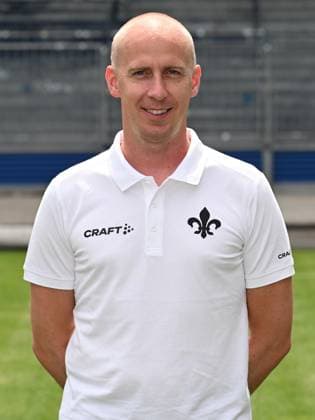 10 07 2023, xjhx, football 1 Bundesliga, SV Darmstadt 98 photo appointment season 2023 24 1 BL porträttermin 2023 2024 emspor, v l physiotherapist Sebastian Pommer SV Darmstadt 98 1 BL, porträttermin 2023 2024 DFL DFB REGULATIONS PROHIBIT ANY USE OF PHOTOGRAPHS as IMAGE SEQUENCES and or QUASI VIDEO Darmstadt