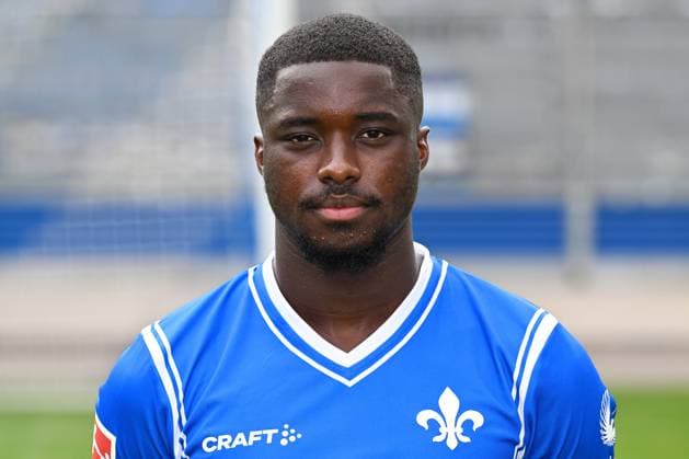 10 07 2023, xjhx, football 1 Bundesliga, SV Darmstadt 98 photo appointment season 2023 24 1 BL porträttermin 2023 2024 emspor, v l Braydon Manu SV Darmstadt 98 1 BL, porträttermin 2023 2024 DFL DFB REGULATES PROHIBIT ANY USE OF PHOTOGRAPHS as IMAGE SEQUENCES and or QUASI VIDEO Darmstadt