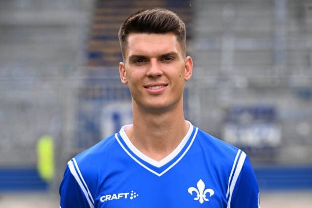 10 07 2023, xjhx, football 1 Bundesliga, SV Darmstadt 98 photo appointment season 2023 24 1 BL porträttermin 2023 2024 emspor, v l Mathias Honsak SV Darmstadt 98 1 BL, porträttermin 2023 2024 DFL DFB REGULATES PROHIBIT ANY USE OF PHOTOGRAPHS as IMAGE SEQUENCES and or QUASI VIDEO Darmstadt