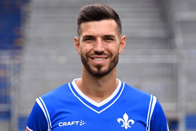 10 07 2023, xjhx, football 1 Bundesliga, SV Darmstadt 98 photo appointment season 2023 24 1 BL porträttermin 2023 2024 emspor, v l Klaus Gjasula SV Darmstadt 98 1 BL, porträttermin 2023 2024 DFL DFB REGULATES PROHIBIT ANY USE OF PHOTOGRAPHS as IMAGE SEQUENCES and or QUASI VIDEO Darmstadt