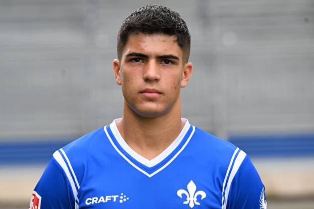 10 07 2023, xjhx, football 1 Bundesliga, SV Darmstadt 98 photo appointment season 2023 24 1 BL porträttermin 2023 2024 emspor, v l Fabio Torsiello SV Darmstadt 98 1 BL, porträttermin 2023 2024 DFL DFB REGULATES PROHIBIT ANY USE OF PHOTOGRAPHS as IMAGE SEQUENCES and or QUASI VIDEO Darmstadt