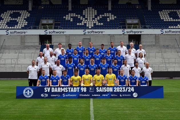 10 07 2023, xjhx, Football 1 Bundesliga, SV Darmstadt 98 photo session season 2023 24 SV Darmstadt 98 1 BL Porträttermin 2023 2024 emspor, Back row f l Supervisor Michael Richter, Supervisor Jonas Nietzel, Frank Ronstadt, Thomas Isherwood, Oscar Vilhelmsson, Fabio Torsiello, Nemanja Celic, Team doctor Dr Philip Jessen, Team doctor Dr Ingo Schwinnen, Team doctor Dr Alexander Lesch Third row f l Physiotherapist Sebastian Pommer, Supervisor Matthias Neumann, Clemens Riedel, Emir Karic, Tobias Kempe, Mathias Honsak, Jannik Mueller, Fabian Schnellhardt, Physiotherapist David Ackermann, Physiotherapist Katrin Herbig Second row from l Rehab coach Florian Bauer, Athletics coach Chris Busse, Goalkeeper coach Dimo Wache, Aaron Seydel, Frasier Hornby, Christoph Zimmermann, Matej Maglica, Klaus Gjasula, Co coach Kai Peter Schmitz, Co coach Ovid Hajou, Coach Torsten Lieberknecht Front row from l Fabian Nürnberger, Andreas Müller, Matthias Bader, Max Wendt, Alexander Brunst, Marcel Schuhen, Morten Behrens, Fabian Holland, Marvin Mehlem, Braydon Manu DFL DFB REGULATES PROHIBIT ANY USE OF PHOTOGRAPHS AS IMAGE SEQUENCES AND OR QUASI VIDEO Darmstadt