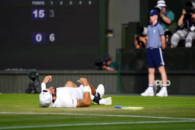 Mandatory Credit: Photo by Javier Garcia Shutterstock (14003748jk) Matteo Berrettini falls during his fourth round match Wimbledon Tennis Championships, Day 8, The All England Lawn Tennis and Croquet Club, London, UK - 10 Jul 2023 Wimbledon Tennis Championships, Day 8, The All England Lawn Tennis and Croquet Club, London, UK - 10 Jul 2023  Copyright: xJavierxGarcia Shutterstockx 14003748jk