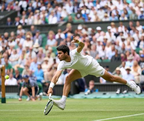 2023 Wimbledon Championships Carlos Alcaraz ESP plays against Matteo Berrettini (ITA) in the mens fourth round on Day 8 at the 2023 Wimbledon Championships at the All England Club, London, UK, 10 July 2023, Credit:Peter van den Berg Avalon United Kingdom, England, London, All England Lawn Tennis and Croquet Club  Copyright: xPeterxvanxdenxBergx xAvalonx 0788368110