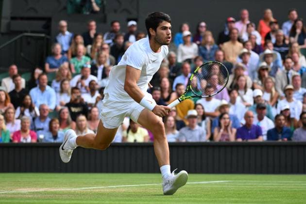 Wimbledon Championships Day 8 Carlos Alcaraz (ESP) plays his fourth round match at the 2023 Wimbledon Championships at the AELTC in London, UK on July 10, 2023. Photo by Corinne Dubreuil ABACAPRESS.COM London United Kingdom  Copyright: xDubreuilxCorinne ABACAx 860224_145 DubreuilxCorinne ABACAx 0263308416st