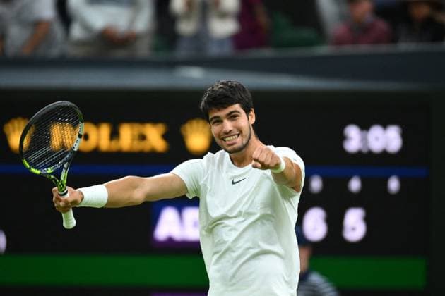 Wimbledon Championships Day 8 Carlos Alcaraz (ESP) plays his fourth round match at the 2023 Wimbledon Championships at the AELTC in London, UK on July 10, 2023. Photo by Corinne Dubreuil ABACAPRESS.COM London United Kingdom  Copyright: xDubreuilxCorinne ABACAx 860224_173 DubreuilxCorinne ABACAx 0263308622st