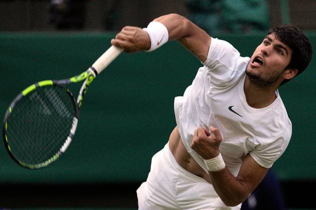 Mandatory Credit: Photo by Dave Shopland Shutterstock (14003750go) Carlos Alcaraz during his fourth round match Wimbledon Tennis Championships, Day 8, The All England Lawn Tennis and Croquet Club, London, UK - 10 Jul 2023 Wimbledon Tennis Championships, Day 8, The All England Lawn Tennis and Croquet Club, London, UK - 10 Jul 2023  Copyright: xDavexShopland Shutterstockx 14003750go