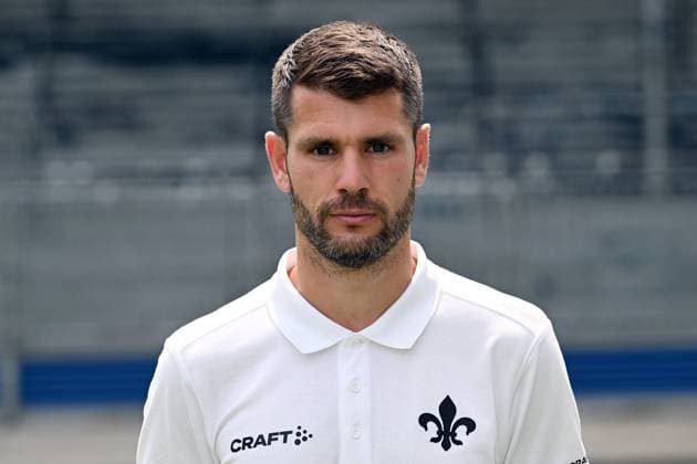 10 07 2023, xjhx, football 1 Bundesliga, SV Darmstadt 98 photo appointment season 2023 24 1 BL porträttermin 2023 2024 emspor, v l transition coordinator Pascal Pellowski SV Darmstadt 98 1 BL, porträttermin 2023 2024 DFL DFB REGULATES PROHIBIT ANY USE OF PHOTOGRAPHS as IMAGE SEQUENCES and or QUASI VIDEO Darmstadt
