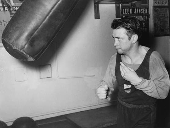 Pressetraining in der Sportschule Gretzschel Original-Bildunterschrift: Für die am 22. Januar 1960 stattfindenden Boxkämpfe in der Deutschlandhalle trainierte heute Harry Kurschat in der Sportschule Gretzschel in Berlin, Deutschland 1960., Berlin Copyright: Kindermann Nur redaktionelle Nutzung. Editorial usage only. KIN_7401002342 UnitedArchivesKIN_7401002342