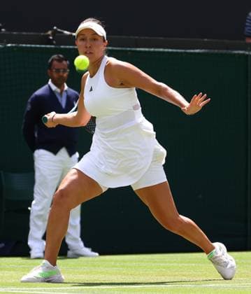 Mandatory Credit: Photo by Simon Dael Shutterstock (14003756j) Jessica Pegula in action against Marketa Vondrousova Wimbledon Tennis Championships, Day 9, The All England Lawn Tennis and Croquet Club, London, UK - 11 Jul 2023 Wimbledon Tennis Championships, Day 9, The All England Lawn Tennis and Croquet Club, London, UK - 11 Jul 2023  Copyright: xSimonxDael Shutterstockx 14003756j