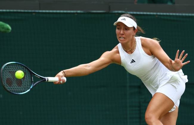 Mandatory Credit: Photo by Simon Dael Shutterstock (14003756p) Jessica Pegula in action against Marketa Vondrousova Wimbledon Tennis Championships, Day 9, The All England Lawn Tennis and Croquet Club, London, UK - 11 Jul 2023 Wimbledon Tennis Championships, Day 9, The All England Lawn Tennis and Croquet Club, London, UK - 11 Jul 2023  Copyright: xSimonxDael Shutterstockx 14003756p