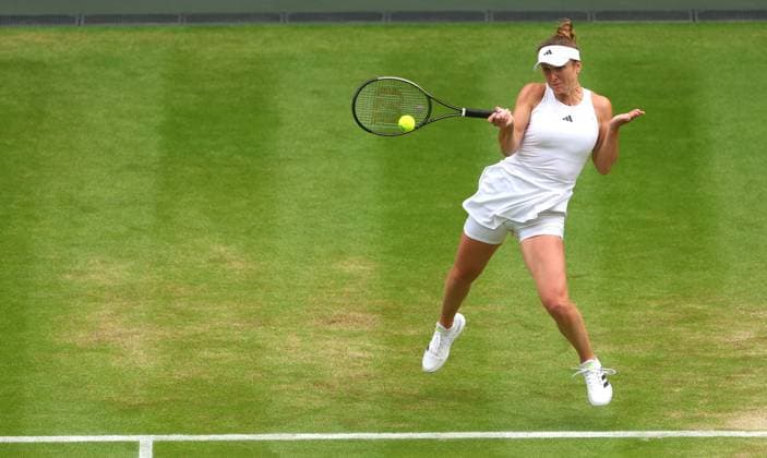 Mandatory Credit: Photo by Ella Ling Shutterstock (14003758a) Elina Svitolina in action against Iga Swiatek Wimbledon Tennis Championships, Day 9, The All England Lawn Tennis and Croquet Club, London, UK - 11 Jul 2023 Wimbledon Tennis Championships, Day 9, The All England Lawn Tennis and Croquet Club, London, UK - 11 Jul 2023  Copyright: xEllaxLing Shutterstockx 14003758a