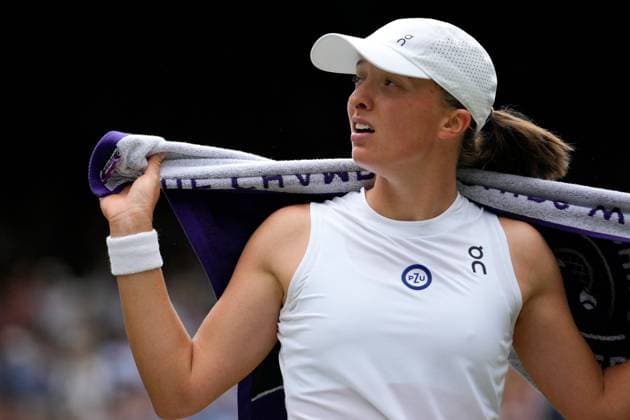 Mandatory Credit: Photo by Dave Shopland Shutterstock (14003757as) Iga Swiatek frustrated during her quarter final match Wimbledon Tennis Championships, Day 9, The All England Lawn Tennis and Croquet Club, London, UK - 11 Jul 2023 Wimbledon Tennis Championships, Day 9, The All England Lawn Tennis and Croquet Club, London, UK - 11 Jul 2023  Copyright: xDavexShopland Shutterstockx 14003757as