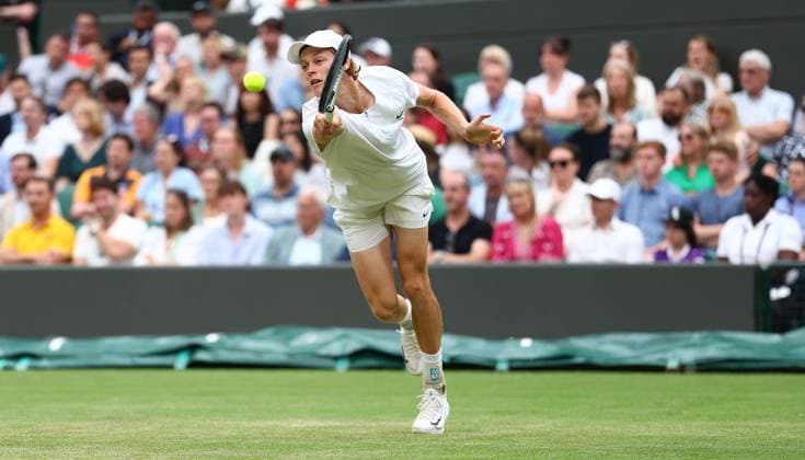 Mandatory Credit: Photo by Simon Dael Shutterstock (14003756cf) Jannik Sinner in action against Roman Safiullin Wimbledon Tennis Championships, Day 9, The All England Lawn Tennis and Croquet Club, London, UK - 11 Jul 2023 Wimbledon Tennis Championships, Day 9, The All England Lawn Tennis and Croquet Club, London, UK - 11 Jul 2023  Copyright: xSimonxDael Shutterstockx 14003756cf