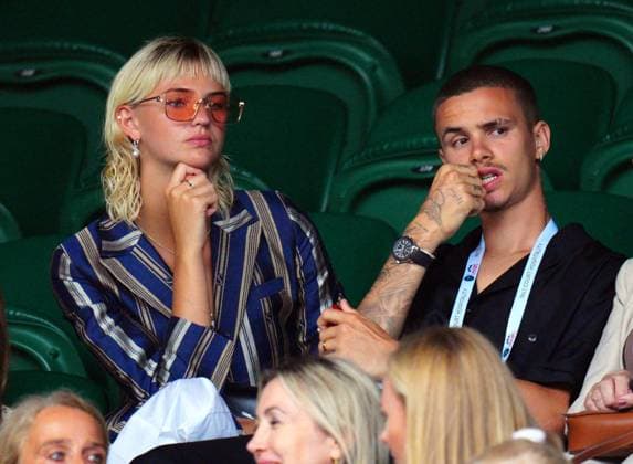 Sport Bilder des Tages Mandatory Credit: Photo by Javier Garcia Shutterstock (14003753gi) Mia Regan and Romeo Beckham watching the action on Centre Court Wimbledon Tennis Championships, Day 9, The All England Lawn Tennis and Croquet Club, London, UK - 11 Jul 2023 Wimbledon Tennis Championships, Day 9, The All England Lawn Tennis and Croquet Club, London, UK - 11 Jul 2023  Copyright: xJavierxGarcia Shutterstockx 14003753gi