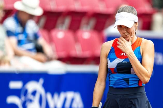 230711 Mirjam Björklund, Sweden, falls during day 2 of the WTA Nordea Open on July 11, 2023 in Bastad, Sweden.  Copyright: MATHILDAxAHLBERG BB230711MA054