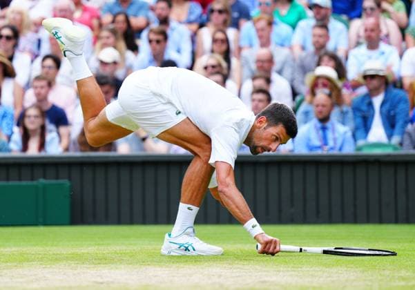 Sport Bilder des Tages Mandatory Credit: Photo by Javier Garcia Shutterstock (14003753hh) Novak Djokovic during his quarter final match Wimbledon Tennis Championships, Day 9, The All England Lawn Tennis and Croquet Club, London, UK - 11 Jul 2023 Wimbledon Tennis Championships, Day 9, The All England Lawn Tennis and Croquet Club, London, UK - 11 Jul 2023  Copyright: xJavierxGarcia Shutterstockx 14003753hh