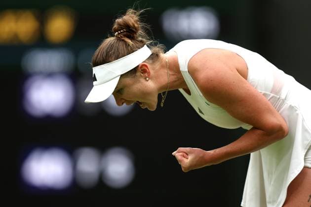 Wimbledon Tag Neun 11. Juli 2023, London Wimbledon Tennis Championships Tag Neun Elina Svitolina feiert bei ihrem Sieg über Iga Swiatek Foto Charlotte Wilson Abseits London UK  Copyright: xCharlottexWilsonx xOffsidexOffside