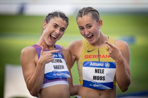 Bilder des Jahres 2023, Sport 07 Juli Sport Themen der Woche KW28 Sport Bilder des Tages Paris 2023 World Para Athletics Championships; Frankreich, 11.07.2023 Nele Moos (GER TSV Bayer 04 Leverkusen T38) und Olivia Breen (GBR) nach dem 100m-Finale waehrend der World Para Athletics Championships am 11.07.2023 im Charlety Stadium in Paris, Frankreich. *** Paris 2023 World Para Athletics Championships France, 11 07 2023 Nele Moos GER TSV Bayer 04 Leverkusen T38 and Olivia Breen GBR after the 100m final during the World Para Athletics Championships on 11 07 2023 at Charlety Stadium in Paris, France Copyright: xBEAUTIFULxSPORTS AxelxKohringx