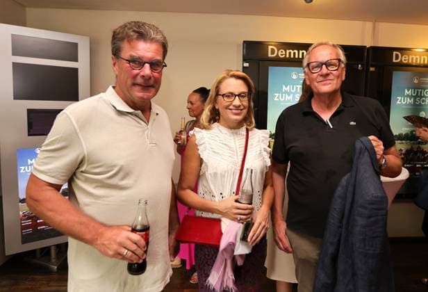 11 07 2023 football season 2022 2023 2 women football Bundesliga cinema premiere 1 FC Nürnberg FCN club promotion film brave to the end sports photo zinc DaMa xdaxmax Dieter Hecking coach board of directors sports 1 FC Nürnberg FCN Dr Karoline Haderer head of marketing NÜRNBERGER Versicherung Thomas Grethlein chairman of the supervisory board 1 FC Nürnberg FCN in the foyer