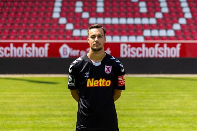 11 07 2023, Football, GER, Season, 3 Liga, Porträttermin 2023 2024, SSV Jahn Regensburg Leon Cuk SSV Jahn Regensburg 3 Liga, Porträttermin 2023 2024, DFL REGULATES PROHIBIT ANY USE OF PHOTOGRAPHS AS IMAGE SEQUENCES AND OR QUASI VIDEO