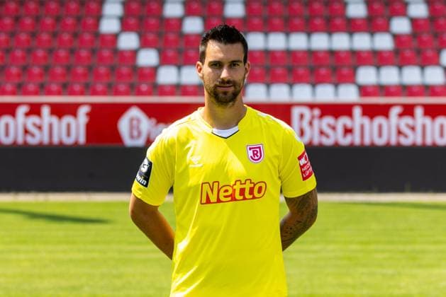 11 07 2023, Football, GER, Season, 3 Liga, Porträttermin 2023 2024, SSV Jahn Regensburg Alexander Weidinger SSV Jahn Regensburg 3 Liga, Porträttermin 2023 2024, DFL REGULATES PROHIBIT ANY USE OF PHOTOGRAPHS AS IMAGE SEQUENCES AND OR QUASI VIDEO