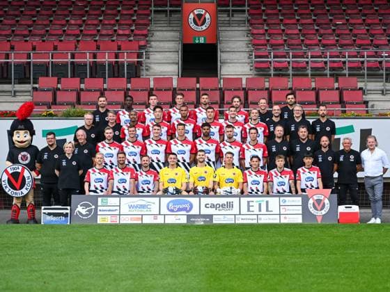Team photo Viktoria Koeln, Football, 3 Liga, Portraettermin 2023 24, 12 07 2023 4 row from left Ben Srenk, Kaden Amaniampong, Niklas May, Jonah Sticker, Patrick Koronkiewicz, David Philipp, Tim Kruse, Niko Jansen 3 row from left Dr Achim Muenster, Dr Eduard Gorr, Florian Heister, Seokju Hong, Kevon Lankford, Stefano Russo, Donny Bogicevic, Suheyel Najar, Dr Max Wittenberg, Prof Dr Marc Horlitz, Florian Braband 2 row from left Viktor, Hagen Pabst, Thomas Guertler, Lars Dietz, Moritz Fritz, Christoph Greger, Michael Schultz, Andre Becker, David Kubatta Jeremias Lorch, Alexander Bade, Markus Brzenska, Dean Woodburn, Olaf Jansen, Stephan Kuesters 1 row from left Claudia Stier, Bryan Henning, Valdrin Mustafa, Simon Handle, Elias Boerdner, Ben Voll, Kevin Rauhut, Florian Engelhardt, Luca Marseiler, Luca de Meester DFB DFL Regulations prohibit any use of Photographs as image sequences and or quasi video Viktoria Koeln, Fussball, 3 Liga, 26 Portraetermin 2023 24, Team photo, 12 07 2023 Köln Copyright: xEibner-Pressefoto ThomasxHaeslerx EP_EER