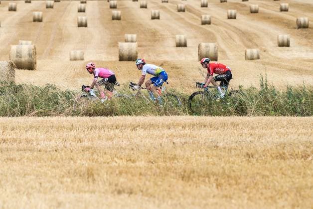 Sport Bilder des Tages Costa Rican Andrey Amador of EF Education-EasyPost, Italian Daniel Oss of Total Energies and French Matis Louvel of Arkea-Samsic pictured in action during stage 11 of the Tour de France cycling race, from Clermont-Ferrand to Moulins (179,8 km), France, Wednesday 12 July 2023. This year s Tour de France takes place from 01 to 23 July 2023. POOL ALEXxBROADWAY  x70508365x