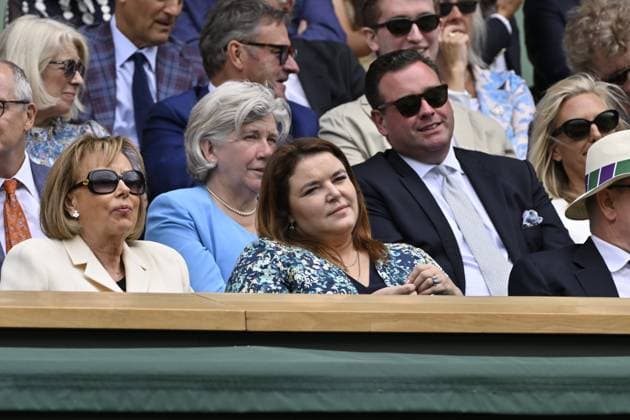 Tennis : Wimbledon 2023 - Angleterre - Royal Box - Melanie de Massy Presidente du Monte Carlo Country Club avec Le Prince Albert de Monaco Tennis : Wimbledon 2023 - Angleterre- 12 07 23 ChrysleneCaillaud Panoramic  