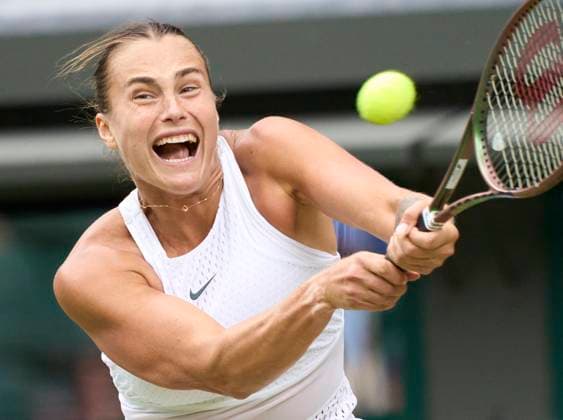 2023 Wimbledon Championships Aryna Sabalenka plays a shot against Madison Keys (USA) in the ladies quarter finals on Day 10 at the 2023 Wimbledon Championships at the All England Club, London, UK, 12 July 2023, Credit:Peter van den Berg Avalon United Kingdom, England, London, All England Lawn Tennis and Croquet Club  Copyright: xPeterxvanxdenxBergx xAvalonx 0788707403