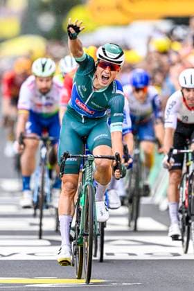 MOULINS, FRANCE - JULY 12 : Philipsen Jasper (BEL) of Alpecin-Deceuninck celebrating his victory during stage 11 of the 110th edition of the Tour de France 2023 cycling race, a stage of 180 kms with start in Clermont-Ferrand and finish in Moulins on July 12, 2023 in Moulins, France, 12 07 2023 ( Motordriver Kenny Verfaillie - Tour de France 2023 - Stage 11 PhotoNews Panoramic 