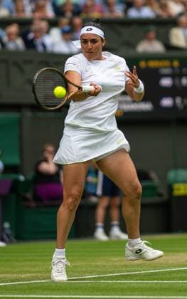 Tennis - Wimbledon Championship 2023 - Day 10 LONDON, ENGLAND - Wednesday, July 12, 2023: Ons Jabeur (TUN) during the Ladies Singles Quarter-Final match on Day Ten of The Championships Wimbledon 2023 at the All England Lawn Tennis and Croquet Club. LONDON All England Lawn Tennis and Croq GREATER LONDON ENGLAND  Copyright: xKirstenxHolstx P2023-07-12-Wimbledon_Day_10-19
