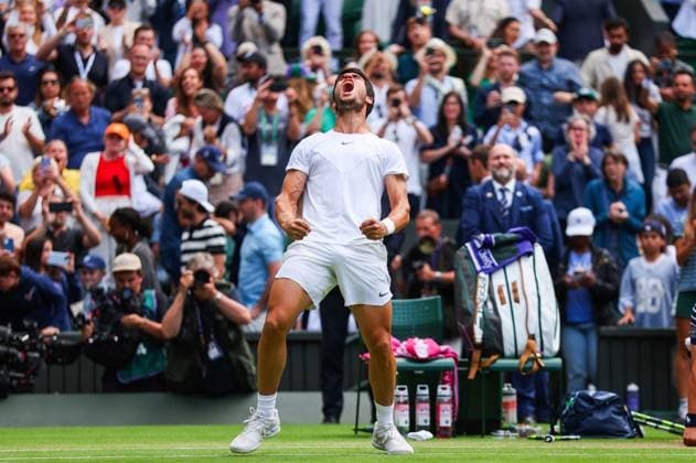 Mandatory Credit: Photo by Ella Ling Shutterstock (14006838cq) Carlos Alcaraz celebrates beating Holger Rune Wimbledon Tennis Championships, Day 10, The All England Lawn Tennis and Croquet Club, London, UK - 12 Jul 2023 Wimbledon Tennis Championships, Day 10, The All England Lawn Tennis and Croquet Club, London, UK - 12 Jul 2023  Copyright: xEllaxLing Shutterstockx 14006838cq