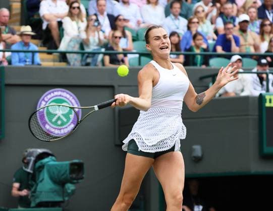 TENNIS - Wimbledon 2023 LONDON,ENGLAND,12.JUL.23 - TENNIS - WTA, Tennis Damen World Tour, Wimbledon, Grand Slam. Image shows Aryna Sabalenka (BLR).  GEPAxpictures xAlanxGrieves