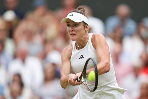 Wimbledon Tag Elf 13. Juli 2023, Wimbledon Wimbledon Tennis Championships Tag Elf Elina Svitolina UKR in Aktion während ihres Halbfinalspiels im Dameneinzel gegen Marketa Vondrousova CZE Foto Charlotte Wilson Offside Wimbledon UK  Copyright: xCharlottexWilsonx xOffsidexOffside