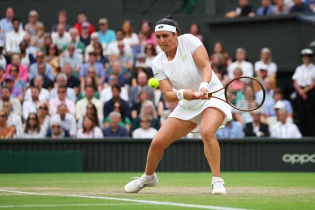 Mandatory Credit: Photo by Ella Ling Shutterstock (14006843bw) Ons Jabeur during her semi final match Wimbledon Tennis Championships, Day 11, The All England Lawn Tennis and Croquet Club, London, UK - 13 Jul 2023 Wimbledon Tennis Championships, Day 11, The All England Lawn Tennis and Croquet Club, London, UK - 13 Jul 2023  Copyright: xEllaxLing Shutterstockx 14006843bw