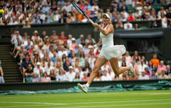 Tennis - Wimbledon Championship 2023 - Day 11 LONDON, ENGLAND - Thursday, July 13, 2023: Marketa Vondrousova (CZE) during the Ladies Singles Semi-Final match on Day Eleven of The Championships Wimbledon 2023 at the All England Lawn Tennis and Croquet Club. LONDON All England Lawn Tennis and Croq GREATER LONDON ENGLAND  Copyright: xKirstenxHolstx P2023-07-13-Wimbledon_Day_11-11