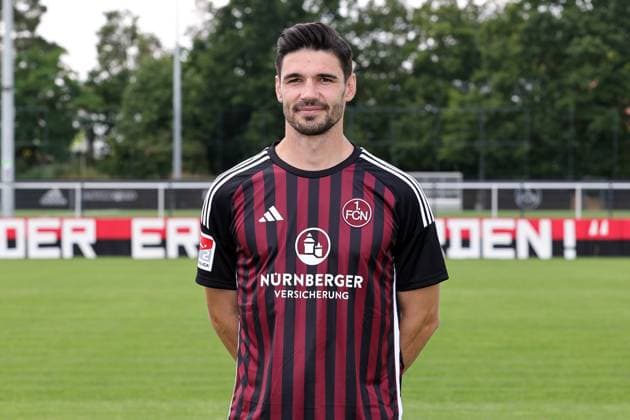 12 07 2023 1 FC Nuremberg FCN club season 2023 2024 photo appointment portrait appointment single photo portrait portrait headshot sports photo zinc DaMa xdaxmax single photo single photo portrait portrait headshot Christopher Schindler 16, 1 FC Nuremberg FCN