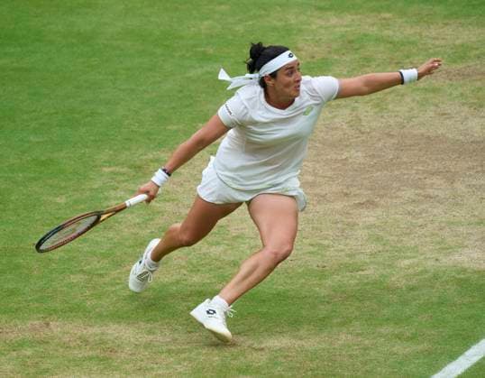 2023 Wimbledon Championships Ons Jabeur (TUN)runs to the net in the ladies™ semi finals against Aryna Sabalenka on Day 11 at the 2023 Wimbledon Championships at the All England Club, London, UK, 13 July 2023, Credit:Peter van den Berg Avalon United Kingdom, England, London, All England Lawn Tennis and Croquet Club  Copyright: xPeterxvanxdenxBergx xAvalonx 0788930604