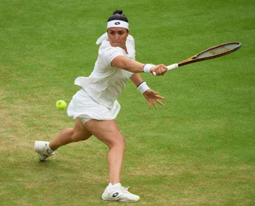 2023 Wimbledon Championships Ons Jabeur (TUN) plays a shot against Aryna Sabalenka during the ladies™ semi finals on Day 11 at the 2023 Wimbledon Championships at the All England Club, London, UK, 13 July 2023, Credit:Peter van den Berg Avalon United Kingdom, England, London, All England Lawn Tennis and Croquet Club  Copyright: xPeterxvanxdenxBergx xAvalonx 0788934736