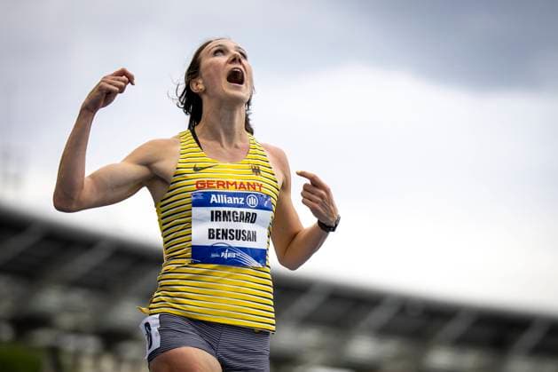 Bilder des Jahres 2023, Sport 07 Juli Sport Themen der Woche KW28 Paris 2023 World Para Athletics Championships; Frankreich, 13.07.2023 Irmgard Bensusan (GER TSV Bayer 04 Leverkusen T44) aergert sich ueber Platz 6 im Finale 100m, waehrend der World Para Athletics Championships am 13.07.2023 im Charlety Stadium in Paris, Frankreich. *** Paris 2023 World Para Athletics Championships France, 13 07 2023 Irmgard Bensusan GER TSV Bayer 04 Leverkusen T44 is upset about 6th place in the final 100m, during the World Para Athletics Championships on 13 07 2023 at the Charlety Stadium in Paris, France Copyright: xBEAUTIFULxSPORTS AxelxKohringx