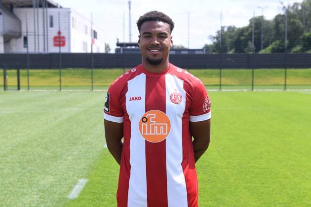 Rot Weiss Essen 3 Liga, Porträttermin 2023 2024 Eric Voufack Rot Weiss Essen 3 Liga, Porträttermin 2023 2024 xRx