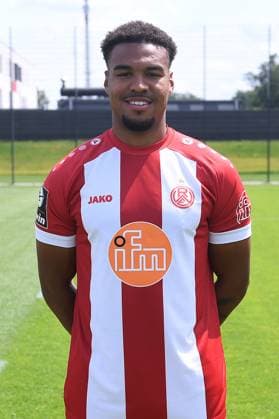 Rot Weiss Essen 3 Liga, Porträttermin 2023 2024 Eric Voufack Rot Weiss Essen 3 Liga, Porträttermin 2023 2024 xRx
